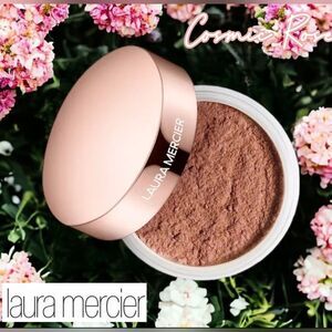 Laura Mercier Cosmic Rose Light Catching Finishing Powder